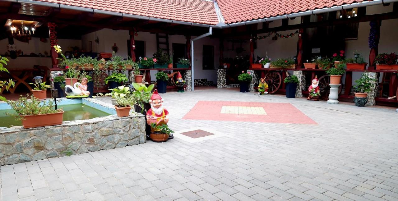 Mehadica House Villa Exterior photo