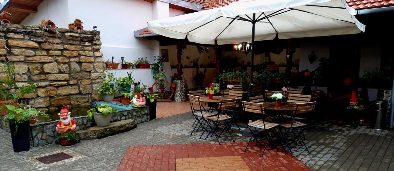 Mehadica House Villa Exterior photo